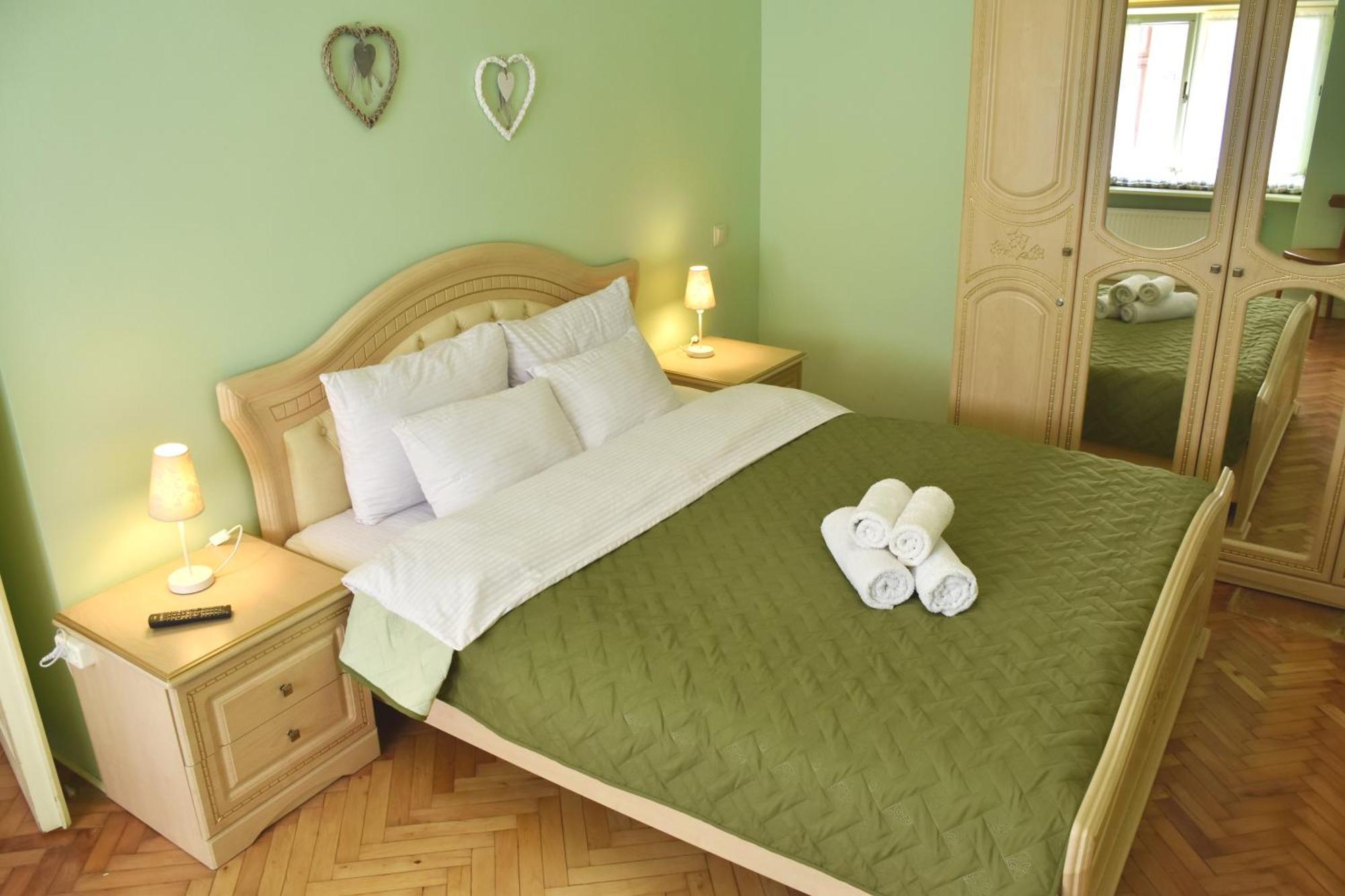 Renewed Central Apartment Lviv Kültér fotó